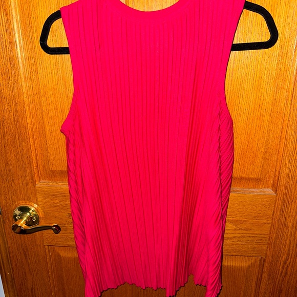 Red Philosophy Tunic Tank - Picture 2 of 2